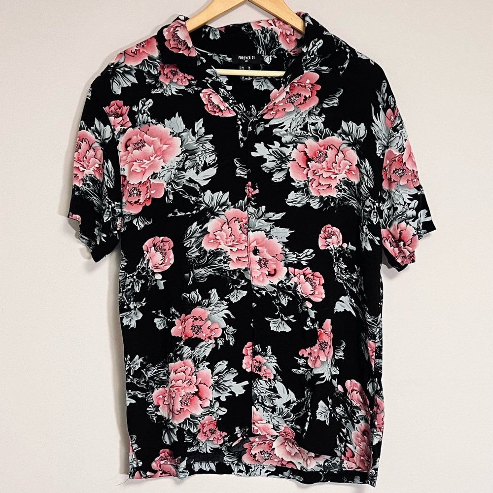 Forever 21 floral button up Hawaiian shirt